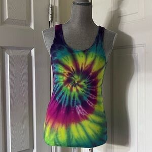 Super cute tank top, fits like a glove.  No stains perfect condition.